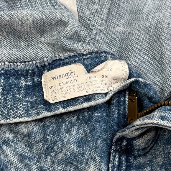 Wrangler Vintage High Waisted Acid Wash Micro Cut Off Frayed Denim Shorts 32 - Picture 4 of 10